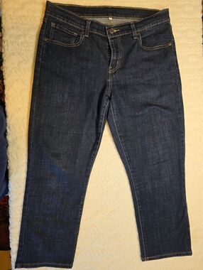 Levi’s Dark Wash Straight Leg Jeans Size 31 Classic Denim Short